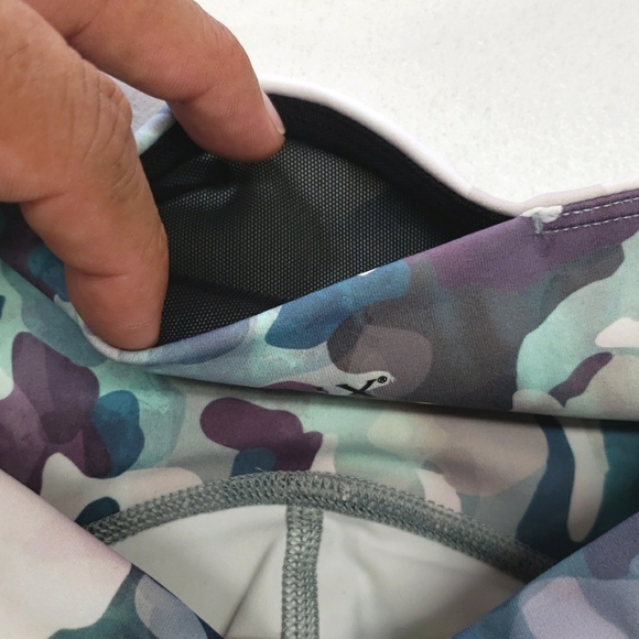 SPANX Booty Boost Active Printed 7/8 Leggings Painted Camo Women's Small - Picture 11 of 14